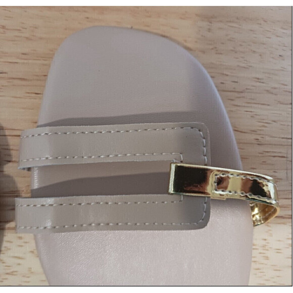 Beach Sandals In Beige - Picture 5 of 6